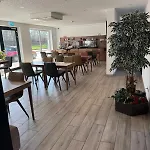 B&s Hotel